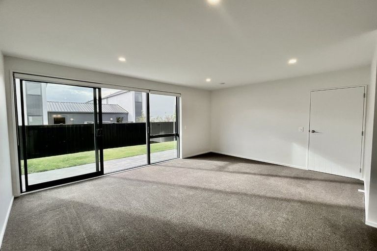 Photo of property in 17 Wheatsheaf Lane, Heathcote Valley, Christchurch, 8022