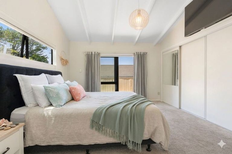 Photo of property in 113 Vipond Road, Stanmore Bay, Whangaparaoa, 0932