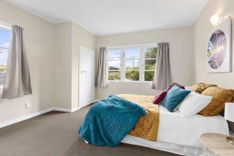 Photo of property in 6 Durham Crescent, Fairfield, Lower Hutt, 5011