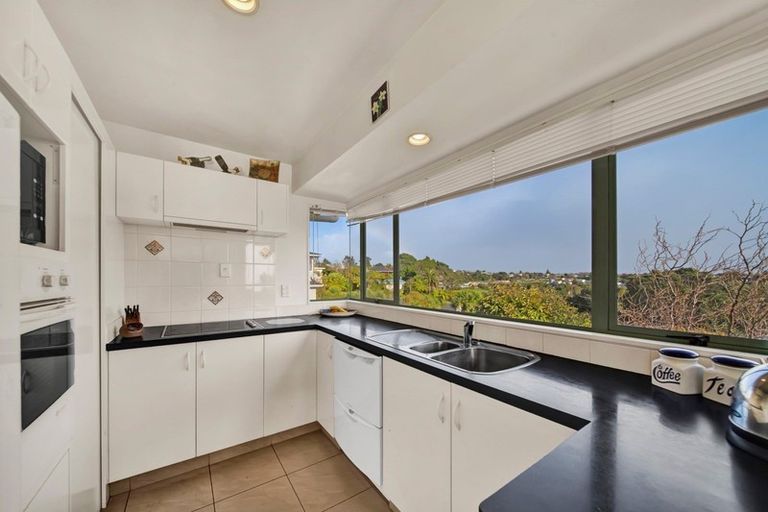 Photo of property in 3a Hillcrest Street, Glen Avon, New Plymouth, 4312