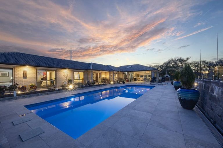 Photo of property in 35 Terry Smyth Drive, Kumeu, 0892