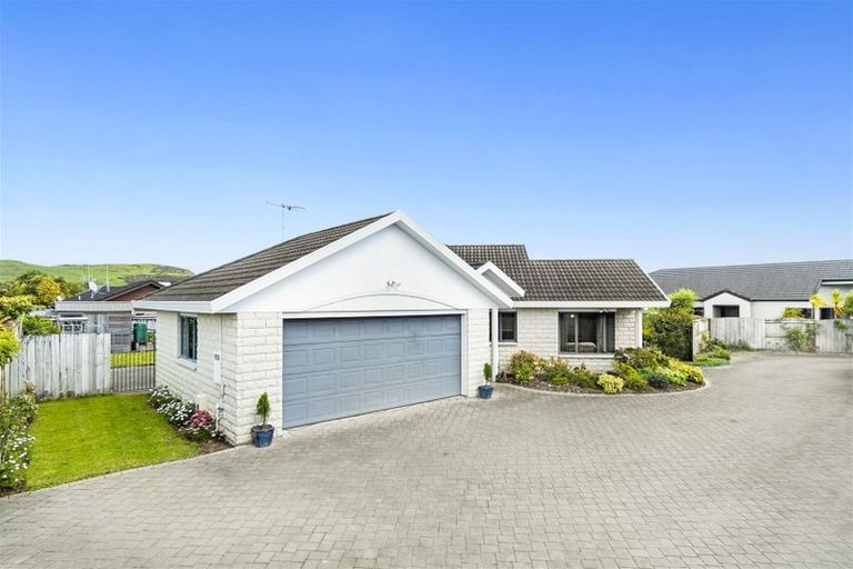 Photo of property in 23 Araroa Place, Papamoa Beach, Papamoa, 3118