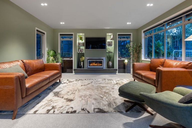 Photo of property in 8 Tiromoana Road, Raumati South, Paraparaumu, 5032