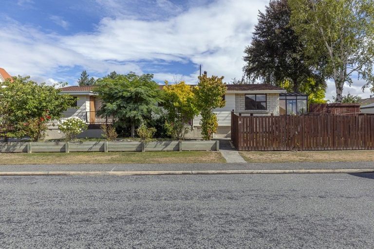 Photo of property in 14 Saint Cuthbert Place, Omarama, 9412