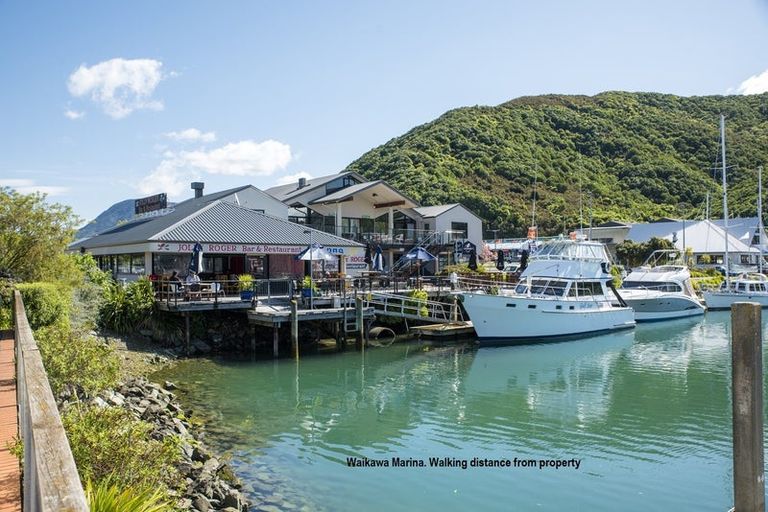 Photo of property in 29 Beach Road, Waikawa, Picton, 7220