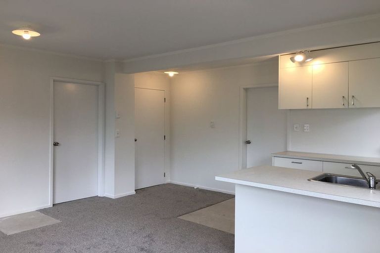 Photo of property in 244 Forrest Hill Road, Forrest Hill, Auckland, 0620