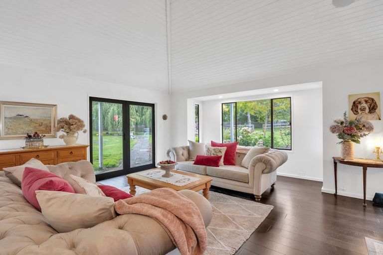 Photo of property in 237 High Street, Oxford, 7430