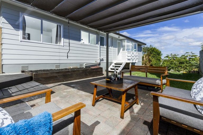 Photo of property in 2/266 Forrest Hill Road, Forrest Hill, Auckland, 0620