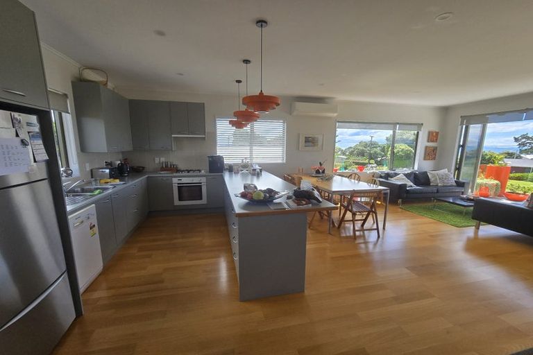 Photo of property in 102 Howard Road, Orere Point, Papakura, 2585
