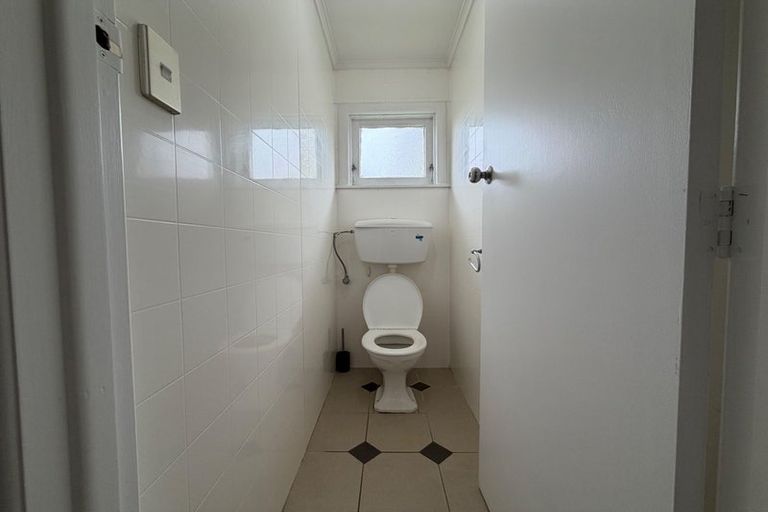 Photo of property in 95 View Road, Henderson, Auckland, 0612