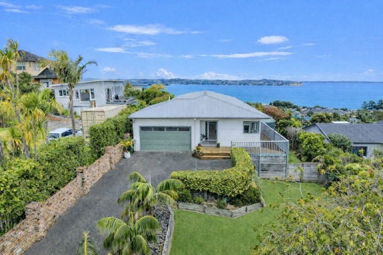 Photo of property in 86 Tiri Road, Tindalls Beach, Whangaparaoa, 0930