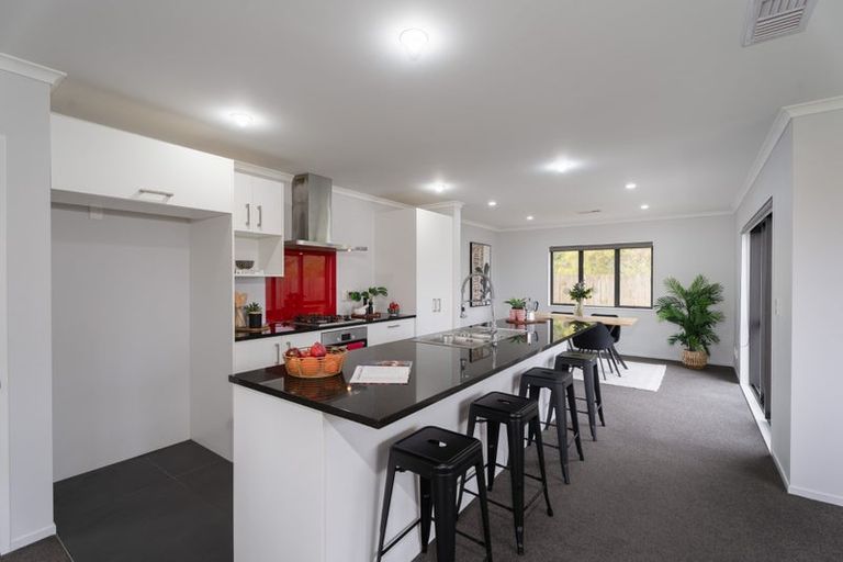 Photo of property in 36 Havana Rise, Grenada Village, Wellington, 6037