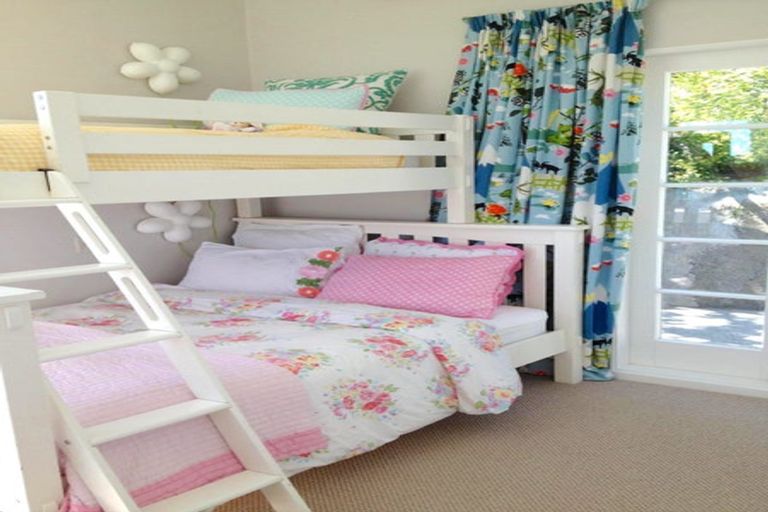 Photo of property in 25 Torwood Road, Khandallah, Wellington, 6035