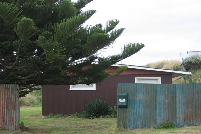 Photo of property in 17 Mack Street, Foxton Beach, Foxton, 4815