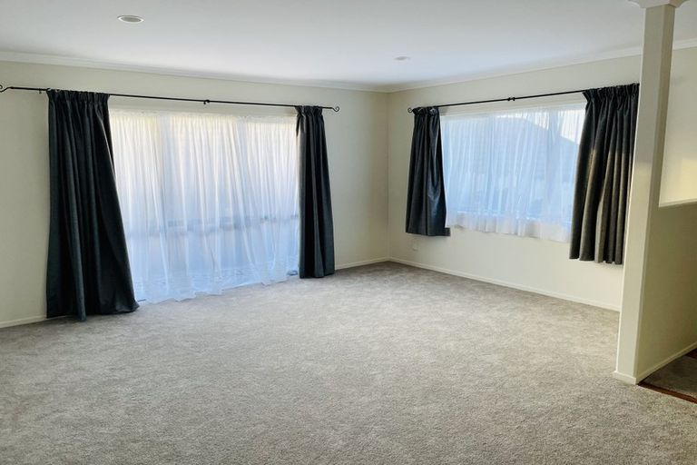 Photo of property in 12 Andrusha Place, Flat Bush, Auckland, 2019