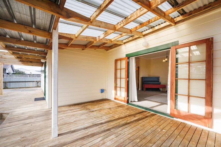 Photo of property in 18 Monckton Street, Feilding, 4702