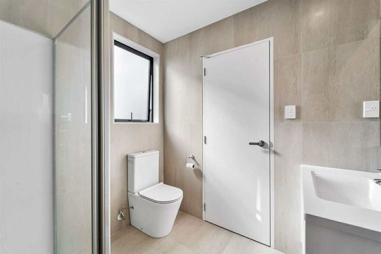 Photo of property in 16 Seafarer Crescent, Stanmore Bay, Whangaparaoa, 0932