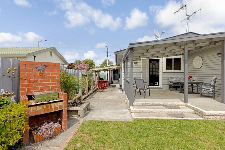 Photo of property in 56 Meeanee Road, Taradale, Napier, 4112