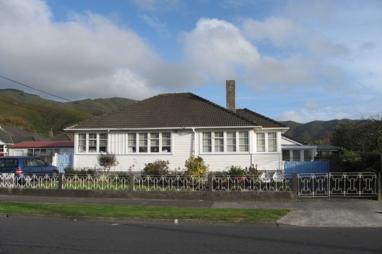 Photo of property in 4 Butler Street, Naenae, Lower Hutt, 5011