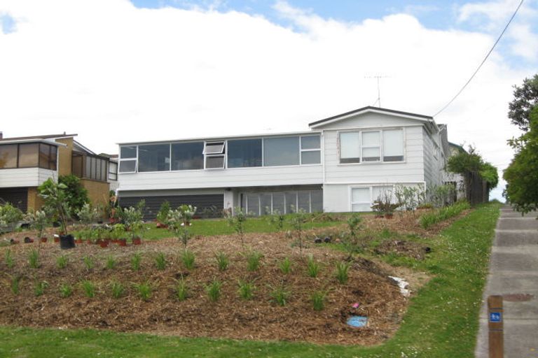 Photo of property in 23 De Luen Avenue, Tindalls Beach, Whangaparaoa, 0930