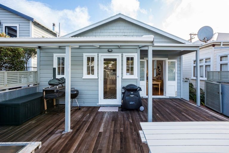 Photo of property in 3 Waikato Street, Island Bay, Wellington, 6023