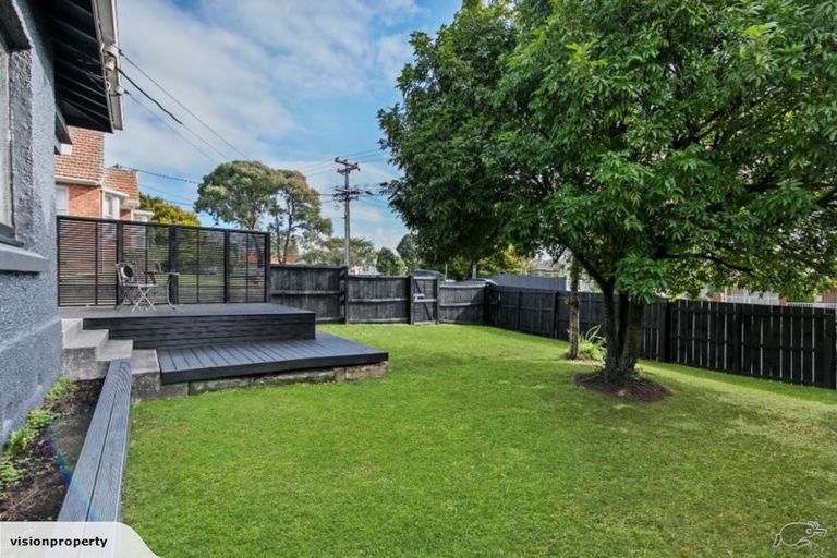 Photo of property in 142 Titirangi Road, New Lynn, Auckland, 0600