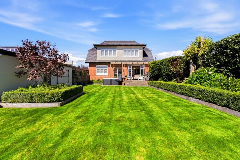 Photo of property in 17 Wycolla Avenue, Saint Clair, Dunedin, 9012