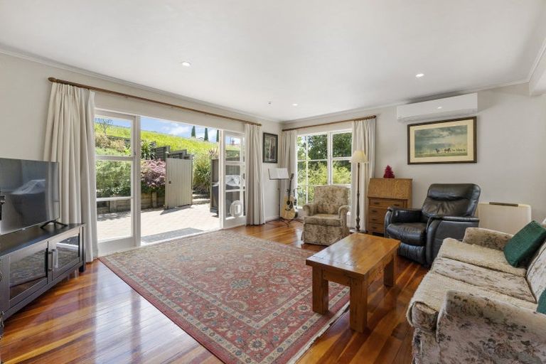 Photo of property in 99 Lake Crescent, Hamilton Lake, Hamilton, 3204