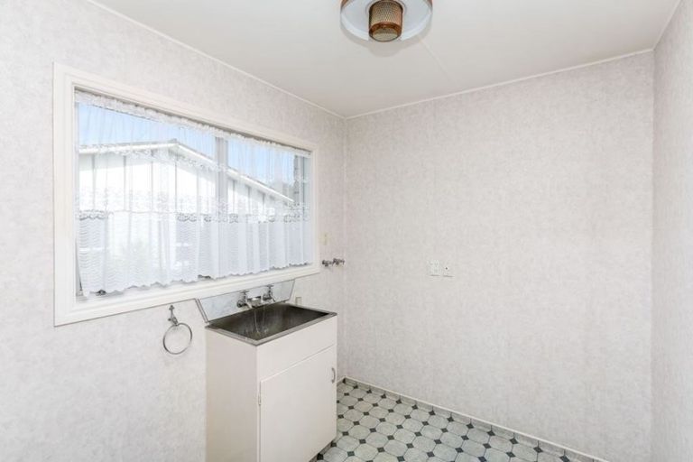 Photo of property in 10 Te Mara Place, Merrilands, New Plymouth, 4312