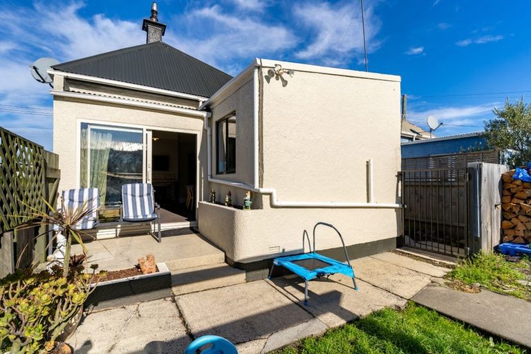 Photo of property in 40 Oxford Street, South Dunedin, Dunedin, 9012