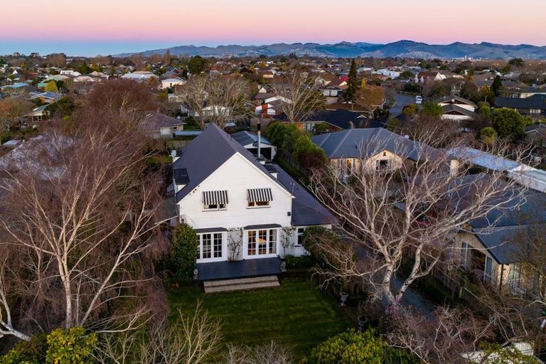 Photo of property in 48 Withells Road, Avonhead, Christchurch, 8042