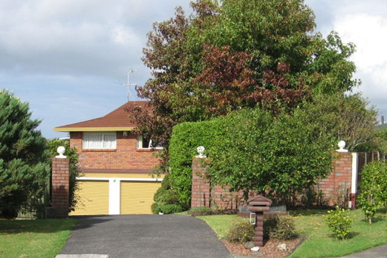 Photo of property in 19 Flagstaff Place, Massey, Auckland, 0614