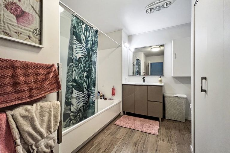 Photo of property in Dixonlane Apartments, 9/7 Feltex Lane, Te Aro, Wellington, 6011