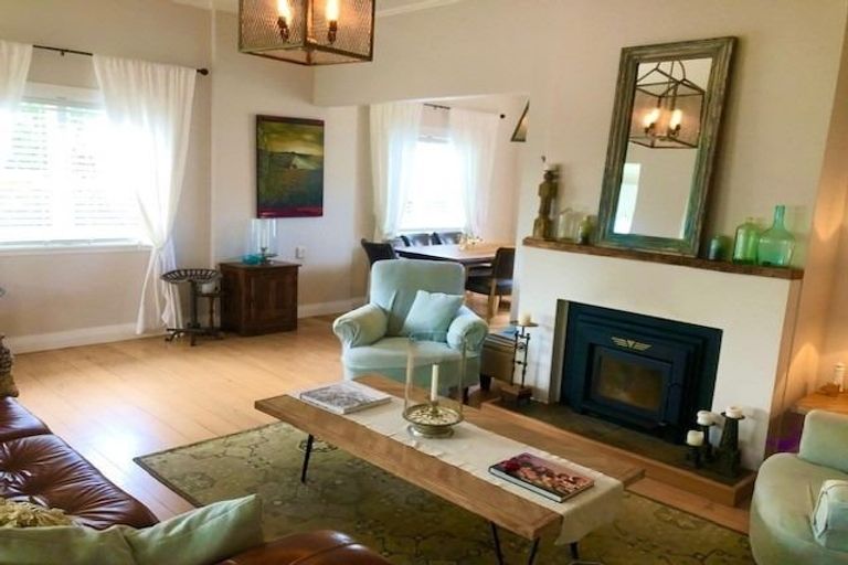 Photo of property in 11 Ocean View Road, Milford, Auckland, 0620