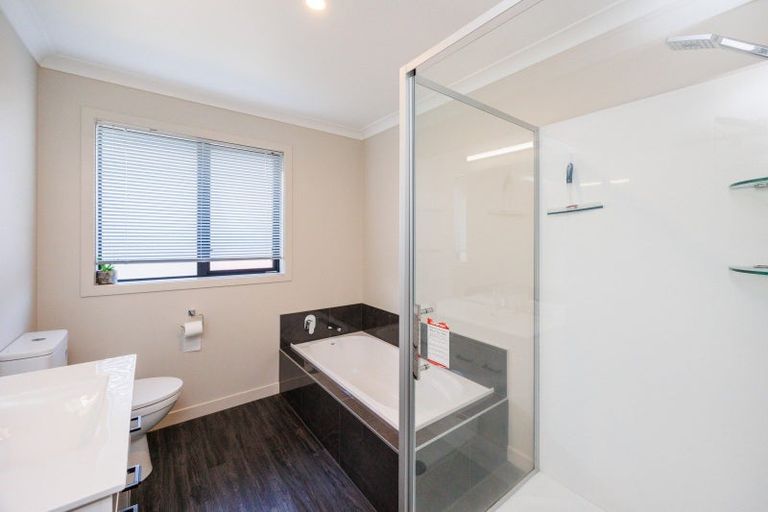Photo of property in 81 Balrickard Way, Milson, Palmerston North, 4414