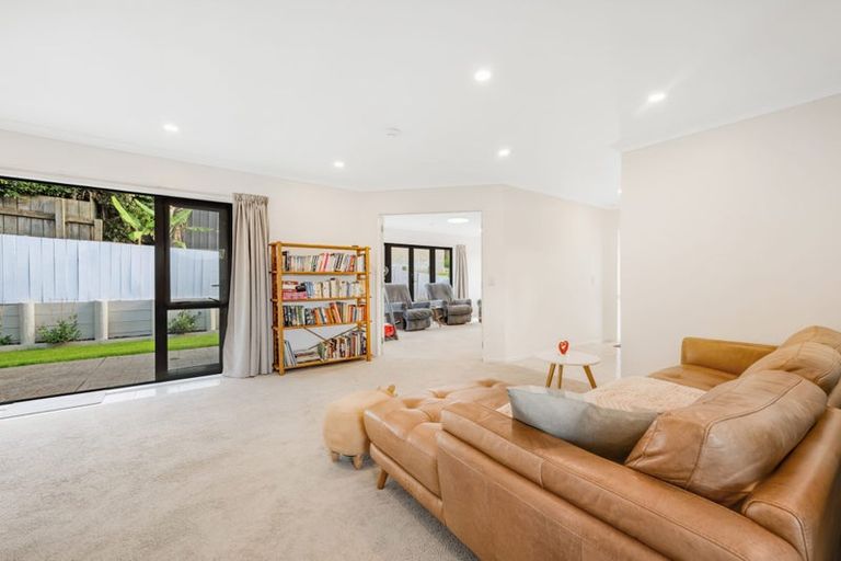 Photo of property in 60 Saralee Drive, Manurewa, Auckland, 2105