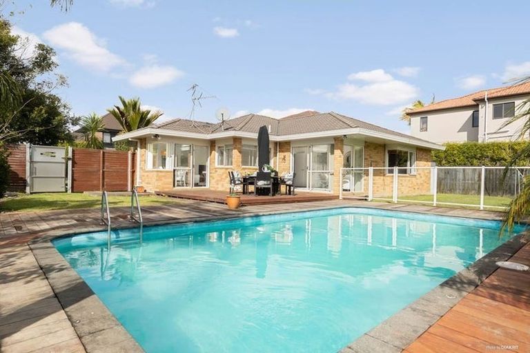 Photo of property in 30 Ben Nevis Place, Northpark, Auckland, 2013