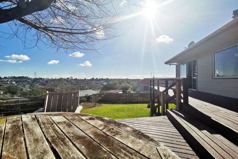 Photo of property in 21 Raelene Place, Massey, Auckland, 0614