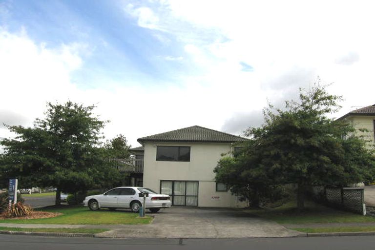 Photo of property in 77 Barbados Drive, Unsworth Heights, Auckland, 0632