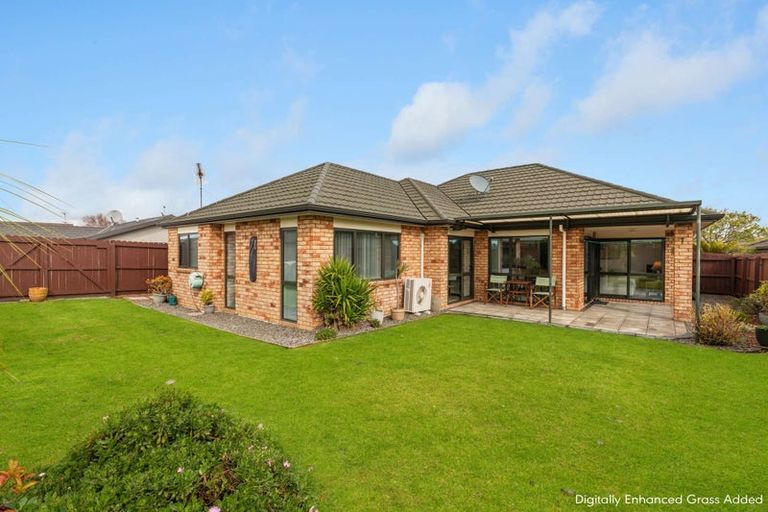 Photo of property in 81 Riverside Drive, Waiuku, 2123