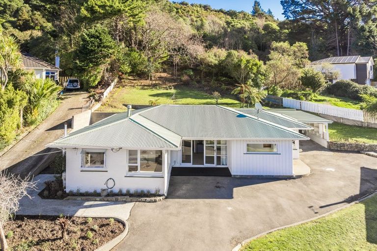 Photo of property in 4 Bledisloe Crescent, Wainuiomata, Lower Hutt, 5014