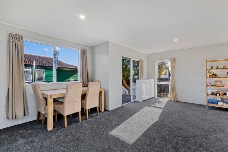Photo of property in 12 Childers Road, Ranui, Auckland, 0612