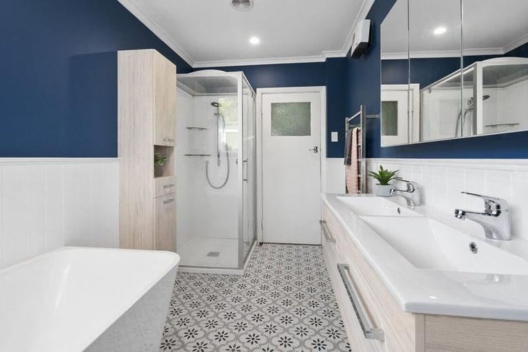 Photo of property in 18 Kent Crescent, Awapuni, Palmerston North, 4412