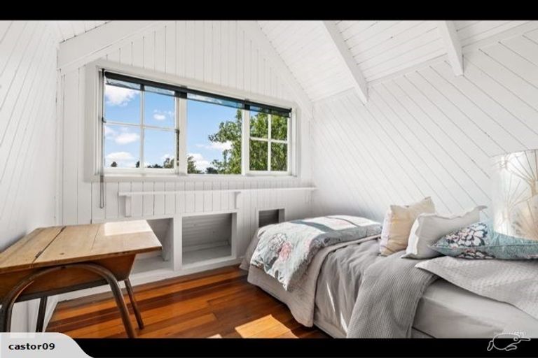 Photo of property in 8 Poplar Road, Stanmore Bay, Whangaparaoa, 0932