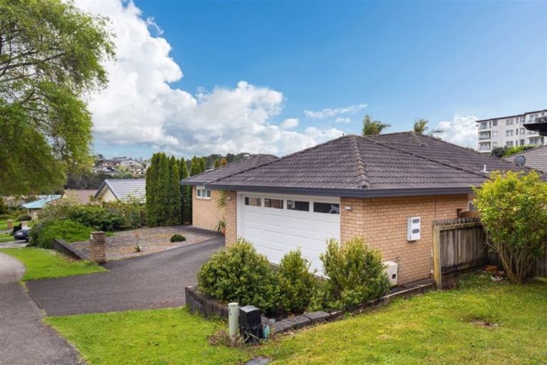 Photo of property in 79 Nimstedt Avenue, Oteha, Auckland, 0632