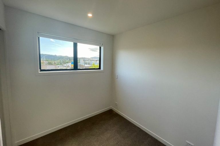 Photo of property in 4/5 Brandon Road, Glen Eden, Auckland, 0602