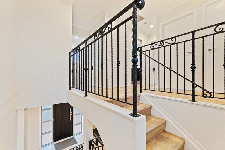 Photo of property in 22b Halyard Place, Te Atatu Peninsula, Auckland, 0610