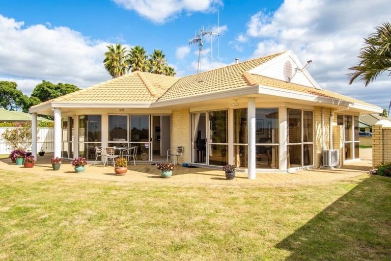 Photo of property in 25 Plateau Heights, Mount Maunganui, 3116