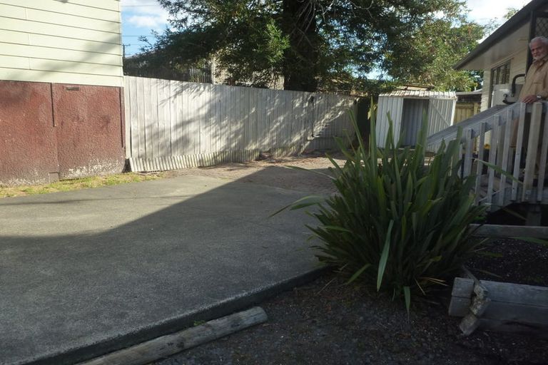 Photo of property in 3 Barrys Road, Glendene, Auckland, 0602