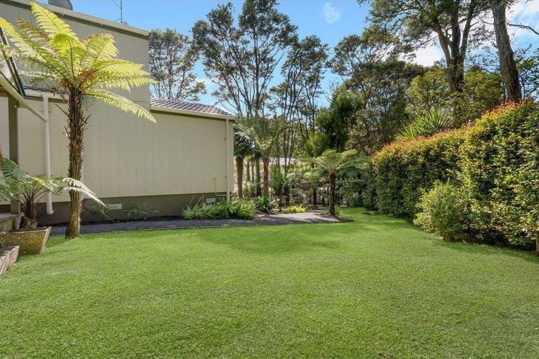 Photo of property in 200 Atkinson Road, Titirangi, Auckland, 0604